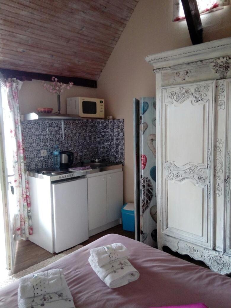 Bed and Breakfast Domaine Du Mont Scolan Montgardon Экстерьер фото