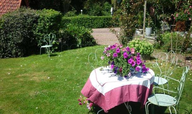 Bed and Breakfast Domaine Du Mont Scolan Montgardon Экстерьер фото